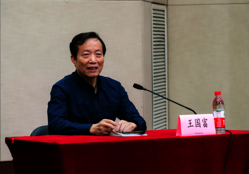 4843BAA6-74AD-40bf-8146-E1FA904BB701